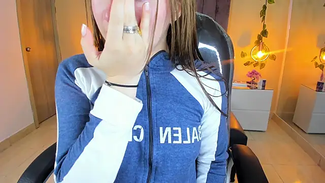 Dahlia Rousse online show from 12-21-25, 06:15