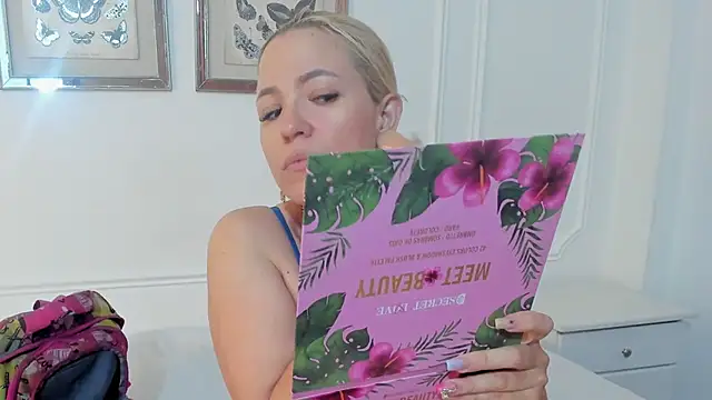 Cristal Bons online show from 02-28-25, 08:18