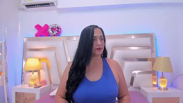 LucineArias online show from 01-09-25, 07:40