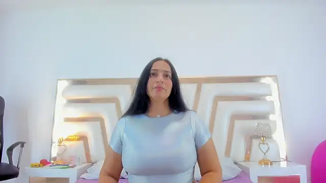 LucineArias online show from 02-11-25, 07:59