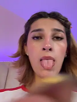 Snapshot of Queensara_ chatting on 03-15-25, 03:16 Queensara online show from 03-15-25, 03:16