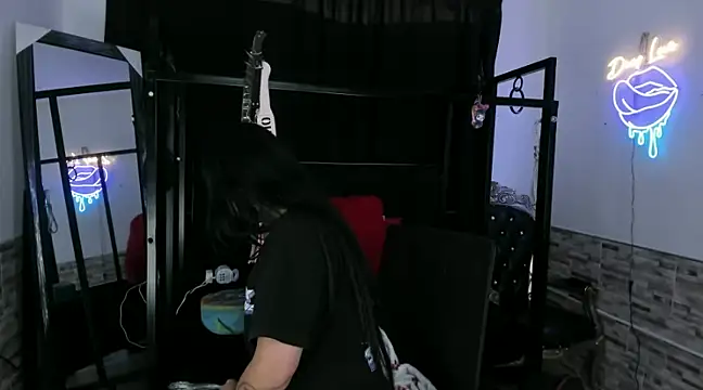 Snapshot of amyswallow7 chatting on 01-25-25, 04:57 amyswallow7 online show from 01-25-25, 04:57