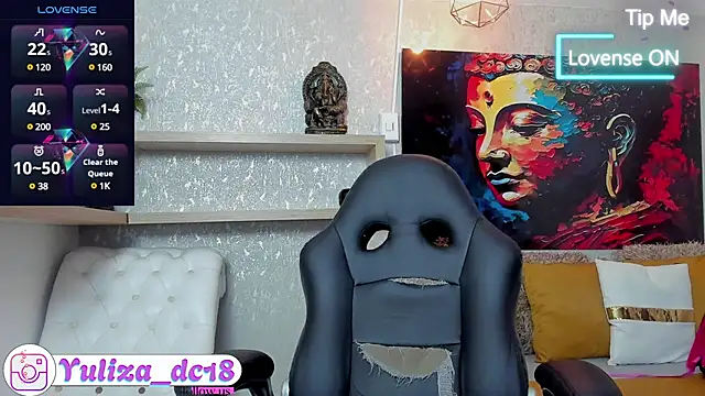 Snapshot of Luxury_Woman chatting on 03-12-25, 02:56 Luxury Woman online show from 03-12-25, 02:56