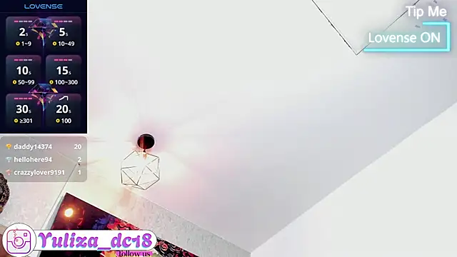 Snapshot of Luxury_Woman chatting on 03-13-25, 12:16 Luxury Woman online show from 03-13-25, 12:16