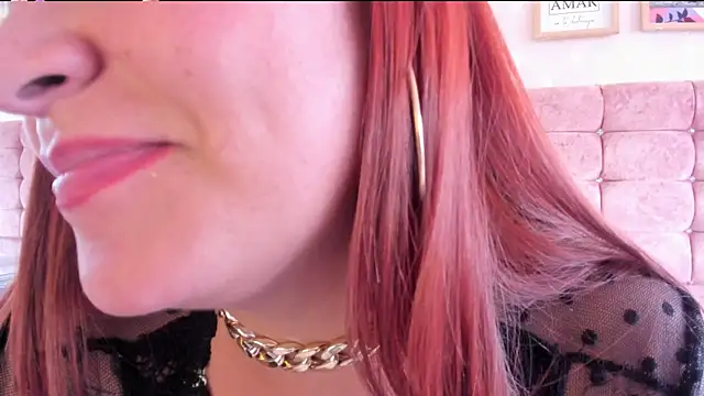 Snapshot of Elise-Leyton chatting on 03-20-25, 05:58 Elise-Leyton online show from 03-20-25, 05:58