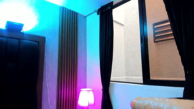 Elise-Leyton online show from 11-21-25, 06:06