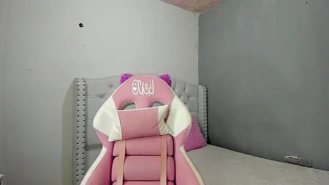 Snapshot of Alana_ponsee chatting on 01-22-25, 04:13 Alana ponsee online show from 01-22-25, 04:13