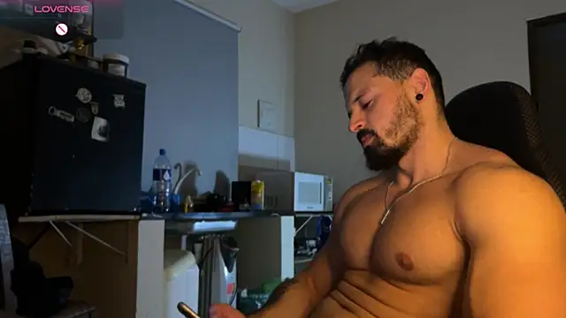 Snapshot of Lucasfit24 chatting on 01-13-26, 12:38 Lucasfit24 online show from 01-13-26, 12:38