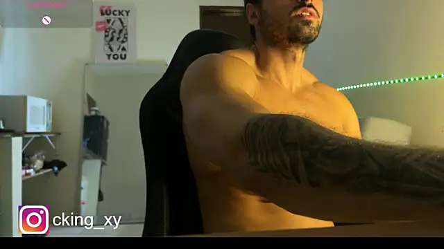 Snapshot of Lucasfit24 chatting on 03-09-26, 02:54 Lucasfit24 online show from 03-09-26, 02:54