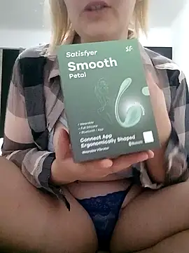 Snapshot of blondaf chatting on 01-17-25, 06:12 blondaf online show from 01-17-25, 06:12