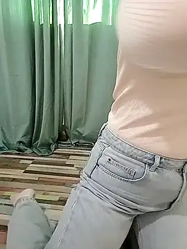 Snapshot of blondaf chatting on 01-22-25, 09:02 blondaf online show from 01-22-25, 09:02