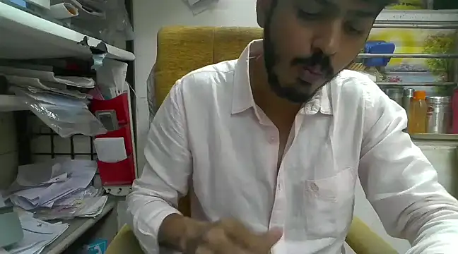 Snapshot of cute_modell chatting on 02-14-25, 12:57 cute modell online show from 02-14-25, 12:57