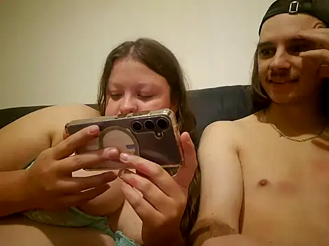 Snapshot of Laurajade9 chatting on 01-11-25, 01:01 Laurajade9 online show from 01-11-25, 01:01