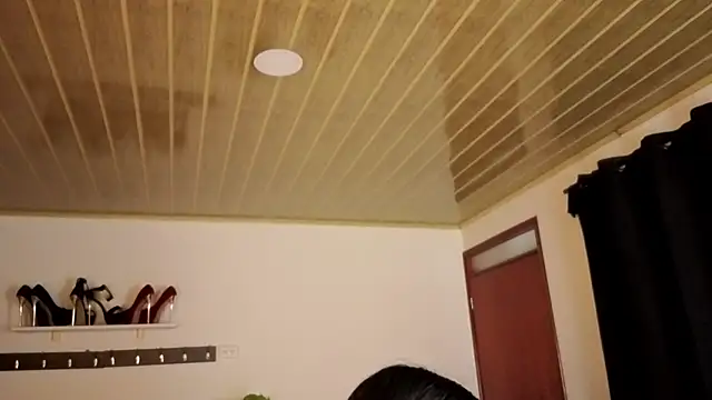 Snapshot of Renaxi_Smith chatting on 10-19-25, 08:09 Renaxi Smith online show from 10-19-25, 08:09