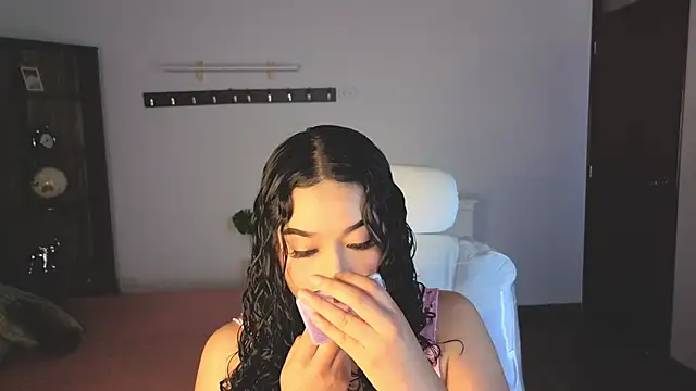 Renaxi Smith online show from 04-23-26, 07:38