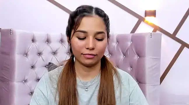 CharlotteGraay online show from 01-18-25, 02:14