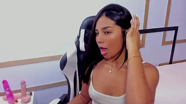 CharlotteGraay online show from 02-25-25, 10:39