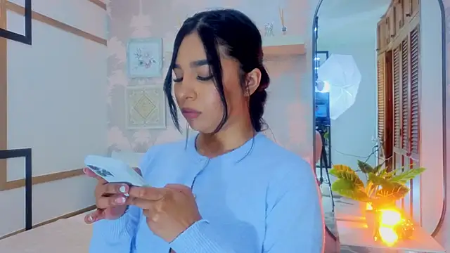 CharlotteGraay online show from 04-27-26, 05:55