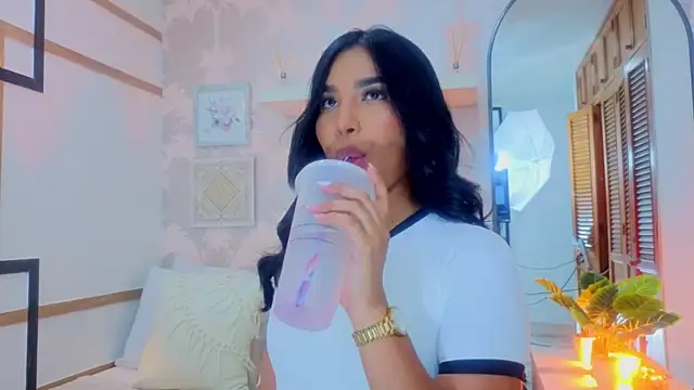 CharlotteGraay online show from 04-28-26, 07:30