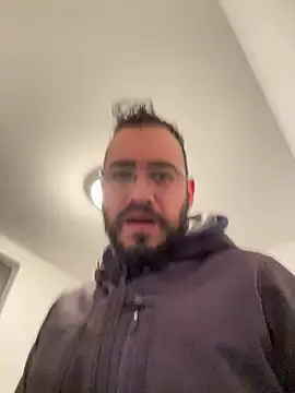 Snapshot of leonardohot1987 chatting on 01-13-25, 08:48 leonardohot1987 online show from 01-13-25, 08:48