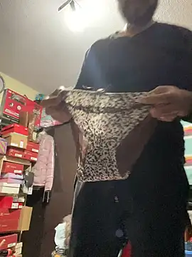 Snapshot of leonardohot1987 chatting on 01-14-25, 04:47 leonardohot1987 online show from 01-14-25, 04:47