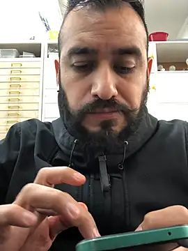 Snapshot of leonardohot1987 chatting on 02-10-25, 05:41 leonardohot1987 online show from 02-10-25, 05:41