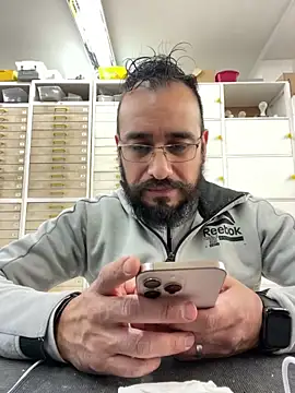 Snapshot of leonardohot1987 chatting on 02-22-25, 06:06 leonardohot1987 online show from 02-22-25, 06:06