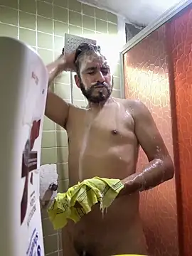 Snapshot of leonardohot1987 chatting on 03-21-25, 03:33 leonardohot1987 online show from 03-21-25, 03:33