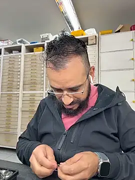 Snapshot of leonardohot1987 chatting on 11-18-25, 07:07 leonardohot1987 online show from 11-18-25, 07:07