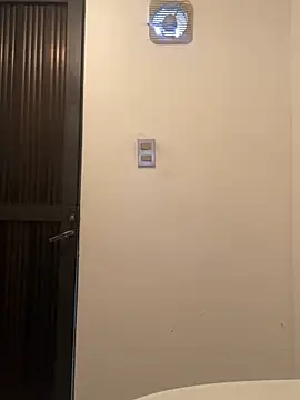 Snapshot of leonardohot1987 chatting on 12-15-25, 08:57 leonardohot1987 online show from 12-15-25, 08:57