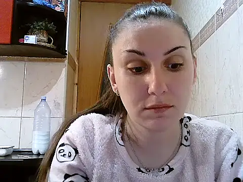 Yuliia30 online show from 04-15-26, 07:58