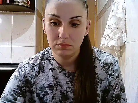 Yuliia30 online show from 06-06-26, 06:45
