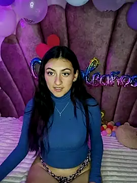 Snapshot of sweetfoxy_17 chatting on 02-24-25, 12:20 sweetfoxy 17 online show from 02-24-25, 12:20