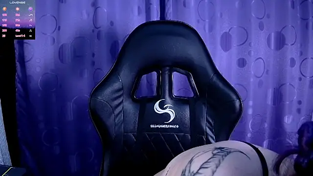 Kimlennox  online show from 02-21-25, 09:22