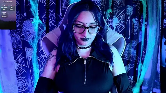 Kimlennox  online show from 10-28-25, 01:47