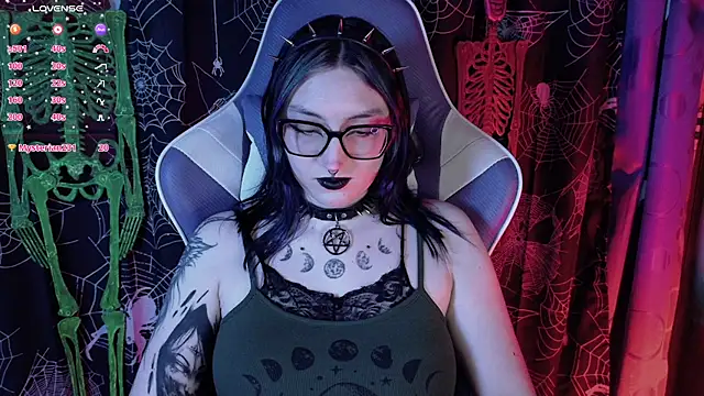 Kimlennox  online show from 04-28-26, 01:49