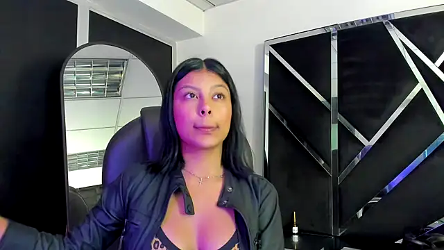 Salmaportman69 online show from 10-19-25, 04:02