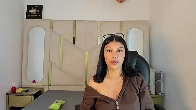 Salmaportman69 online show from 02-04-26, 09:09