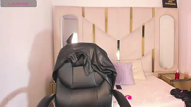 Salmaportman69 online show from 03-03-26, 05:41