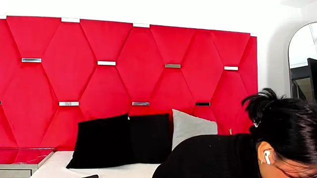 Salmaportman69 online show from 03-07-26, 08:06