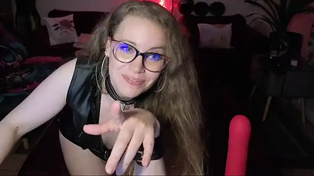 Miss luxiole online show from 11-27-25, 05:59