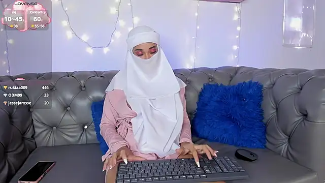 Snapshot of Eva_abaad chatting on 01-18-25, 06:53 Eva abaad online show from 01-18-25, 06:53