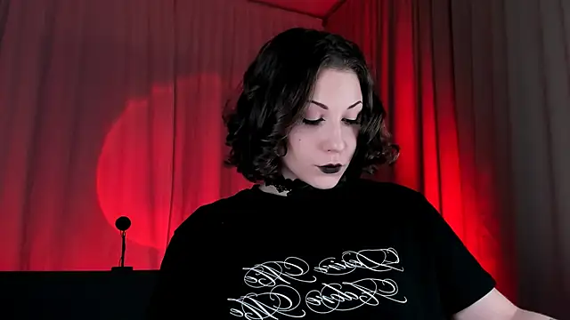 Eva Moss  online show from 10-22-25, 07:24