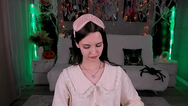 Snapshot of SamanthaaaWalker chatting on 10-08-25, 08:28 SamanthaaaWalker online show from 10-08-25, 08:28