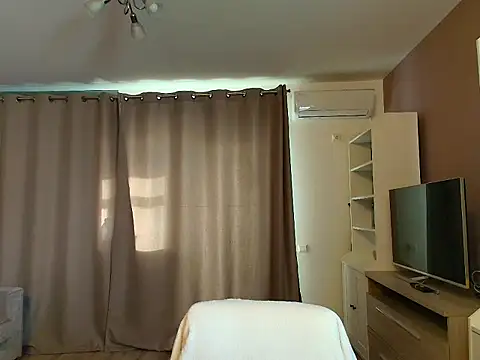 VixenVibesX online show from 01-24-25, 08:13