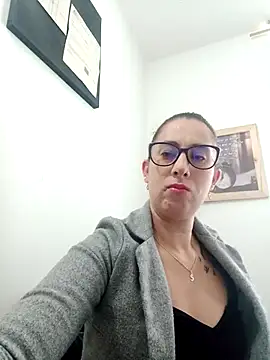 CHARLOTTE 1711 online show from 02-12-25, 12:44