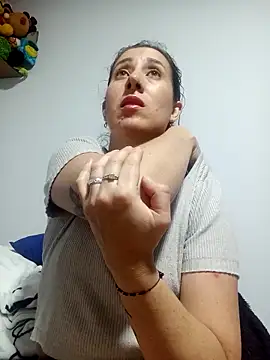 CHARLOTTE 1711 online show from 12-19-25, 04:52