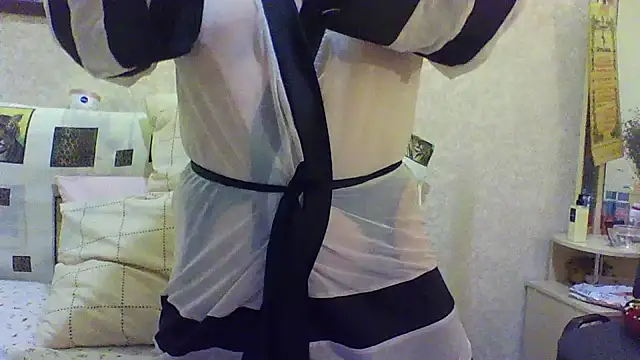 Snapshot of Viki100paradise chatting on 01-14-25, 05:23 Viki100paradise online show from 01-14-25, 05:23