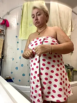 Snapshot of Viki100paradise chatting on 09-22-25, 01:18 Viki100paradise online show from 09-22-25, 01:18