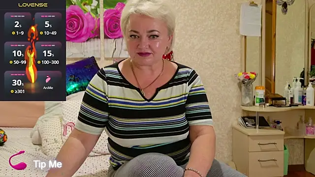 Snapshot of Viki100paradise chatting on 10-15-25, 01:33 Viki100paradise online show from 10-15-25, 01:33